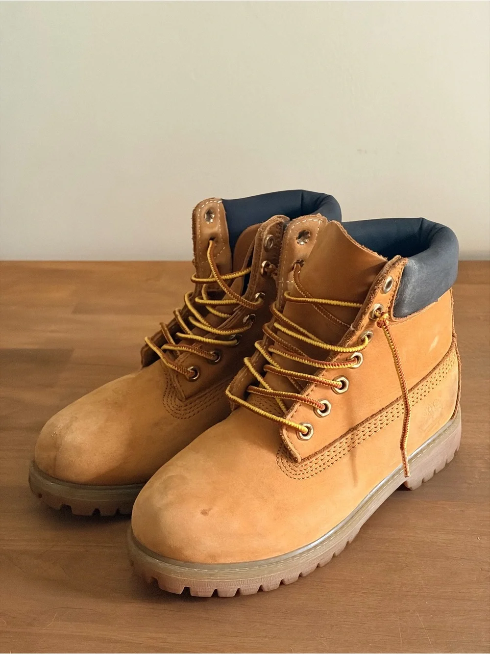 Classic Timberland 6-Inch Waterproof Boots - Wheat / Navy Collar - Size 6